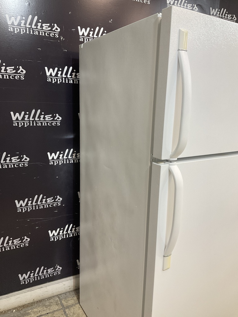 Frigidaire Used Refrigerator Top and Bottom 28 1/2” x 65” (White) 
