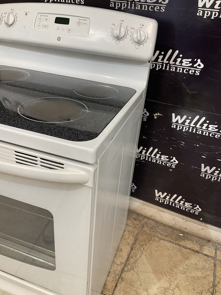 Ge Used Electric Stove 220volts (40/50 AMP) 30inches {no cord} (White) 