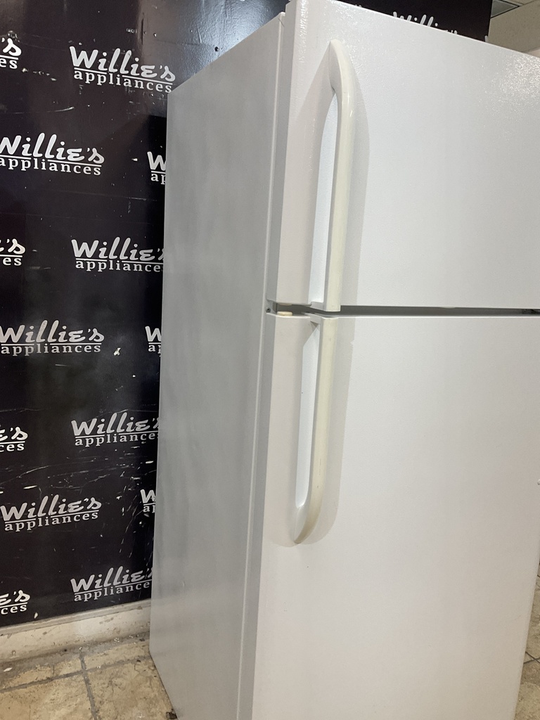 Frigidaire Used Refrigerator Top and Bottom 30x66 (White) 