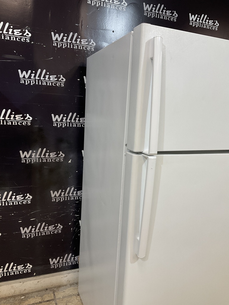 Ge Used Refrigerator Top and Bottom 28x64 1/2” (White) 