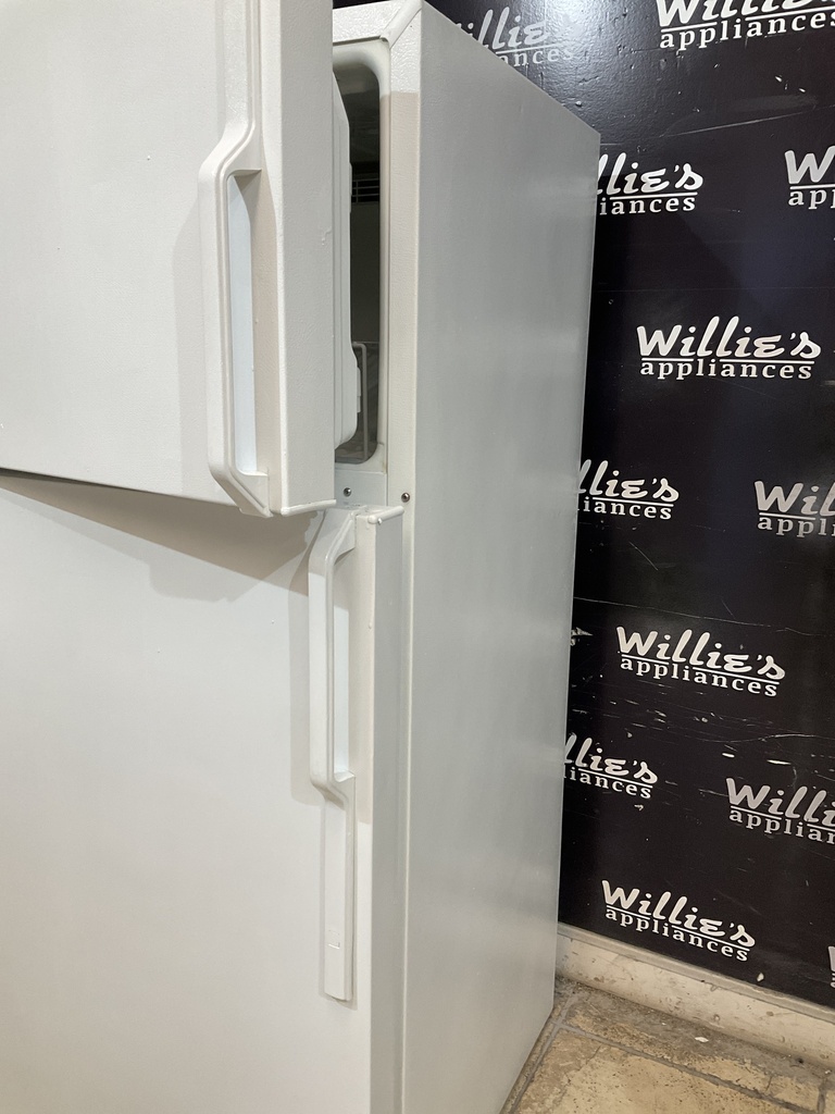 Hotpoint Used Refrigerator Top and Bottom 28x62 (white) 