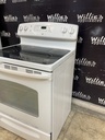 Ge Used Electric Stove 220volts (40/50 AMP) 30inches {4 prong} (White) 