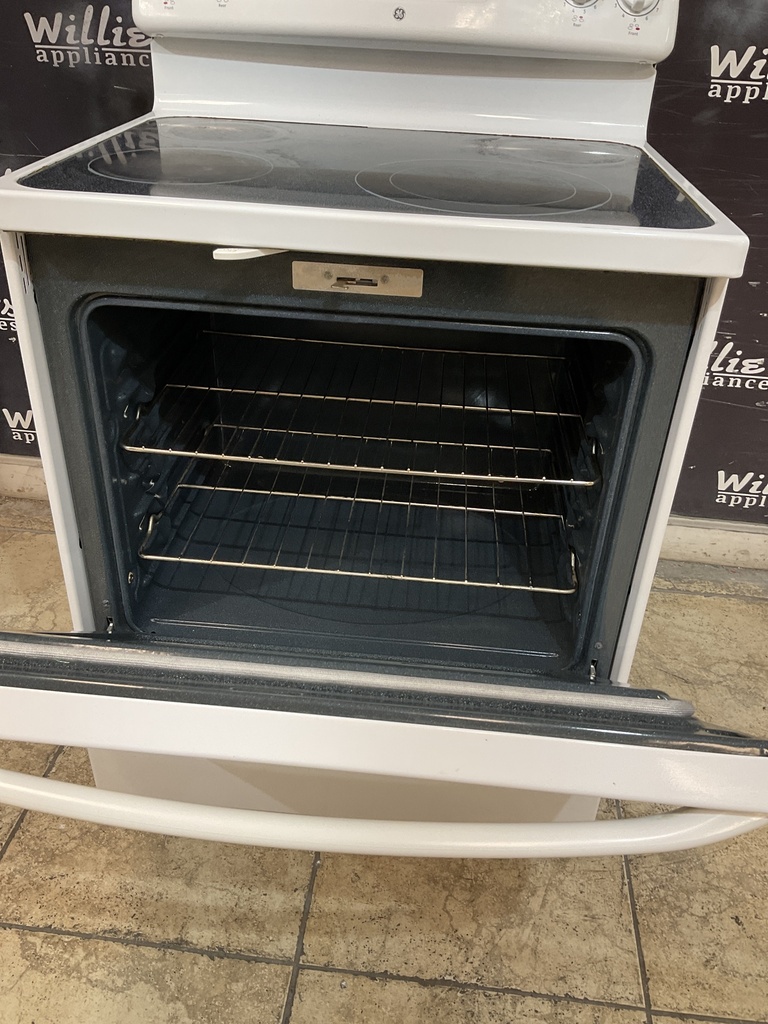 Ge Used Electric Stove 220volts (40/50 AMP) 30inches {4 prong} (White) 