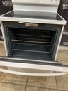 Ge Used Electric Stove 220volts (40/50 AMP) 30inches {4 prong} (White) 