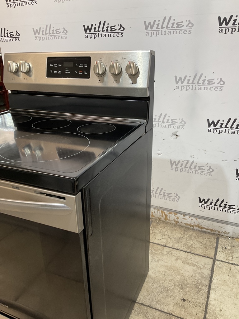Frigidaire Used Electric Stove 220volts (40/50 AMP) 30inches {4 prong} (Stainless steel) 