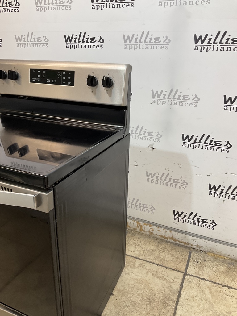 Whirlpool Used Electric Stove 220volts (40/50 AMP) 30inches {no cord} (Stainless Steel) 