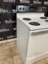 Ge Used Electric Stove 220volts (40/50 AMP) 30inches {no cord} (White/Black) 