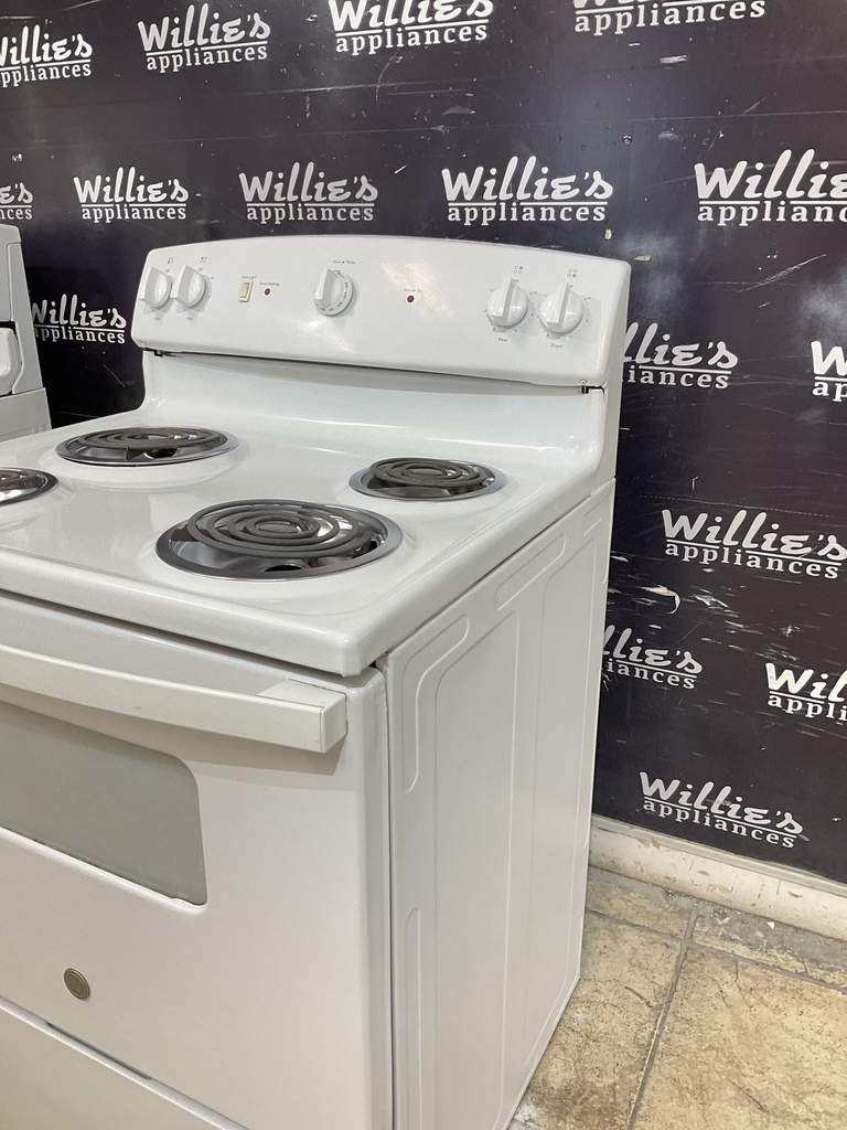Ge Used Electric Stove 220volts (40/50 AMP) 30inches {no cord} (White) 
