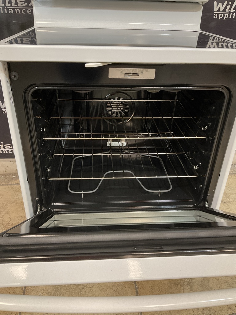 Ge Used Electric Stove 220volts (40/50 AMP) 30inches {no cord} (White) 
