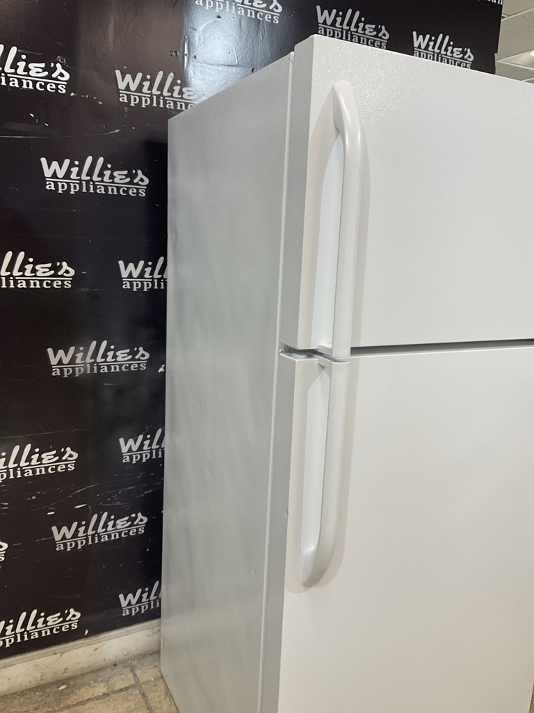 Frigidaire Used Refrigerator Top and Bottom 28 1/2” x 65” (White) 