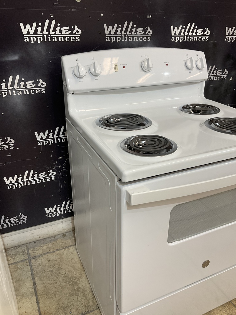 Ge Used Electric Stove 220volts (40/50 AMP) 30inches {no cord} (White) 