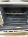 Ge Used Electric Stove 220volts (40/50 AMP) 30inches {no cord} (White) 