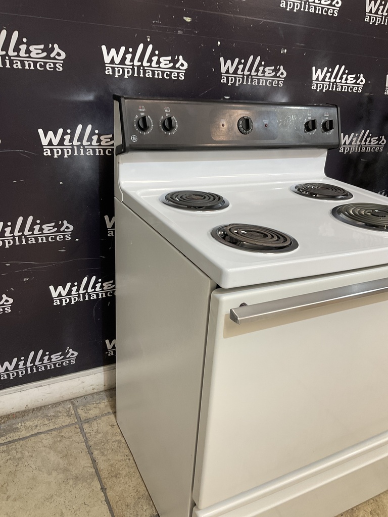Ge Used Electric Stove 220volts (49/50 AMP)  30inches {no cord} (White) 