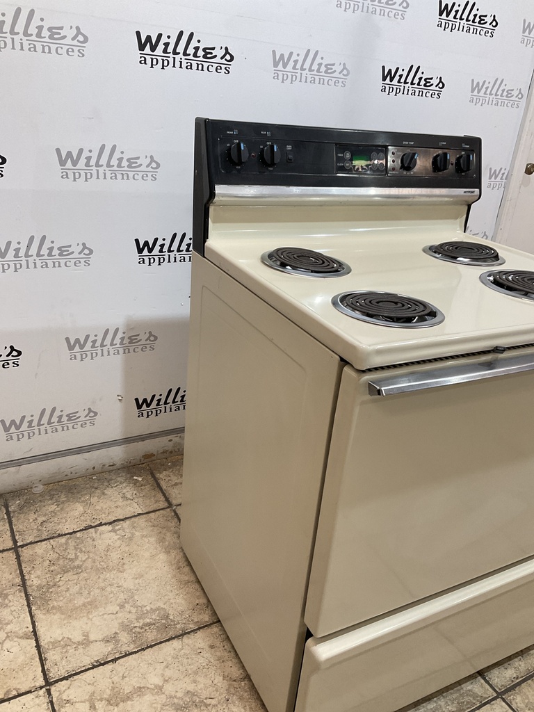 Hotpoint Used Electric Stove 220volts (40/50 AMP) 30inches {4 prong} (Bisque/Balck) 