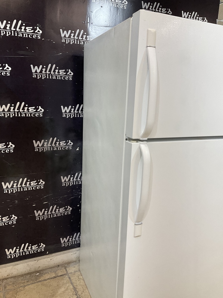 Frigidaire Used Refrigerator Top and Bottom 30x66 (white)