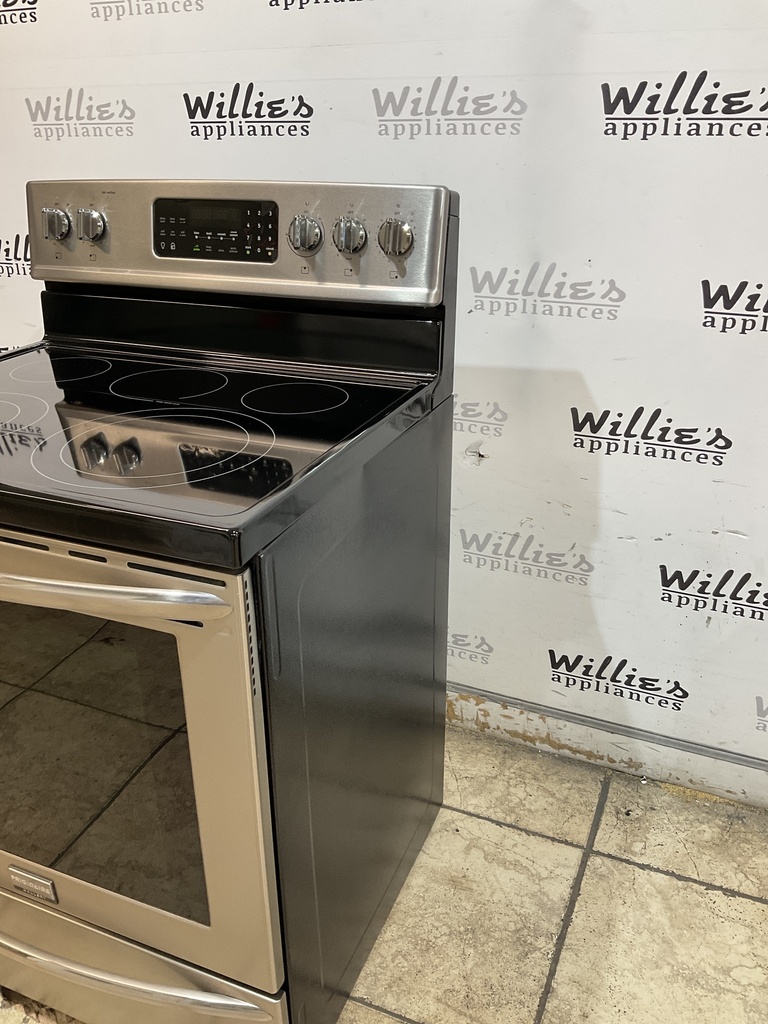 Frigidaire Used Electric Stove 220volts (40/50 AMP) 30inches {no cord} (Stainless steel) 