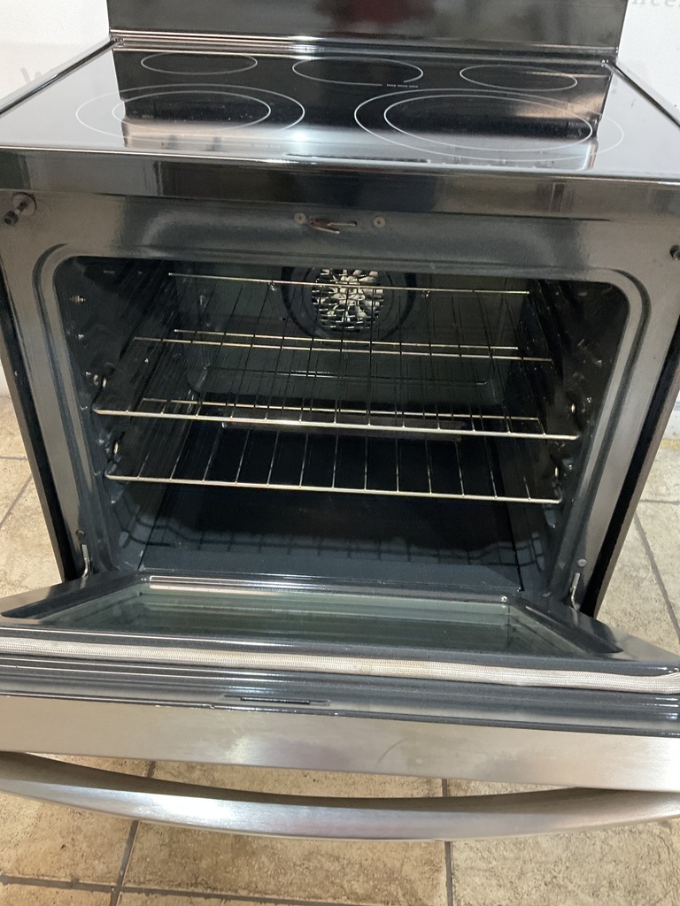 Frigidaire Used Electric Stove 220volts (40/50 AMP) 30inches {no cord} (Stainless steel) 