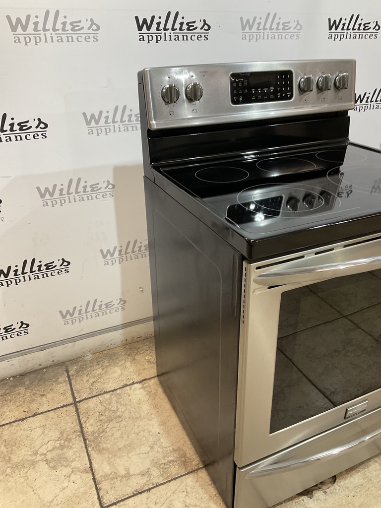 Frigidaire Used Electric Stove 220volts (40/50 AMP) 30inches {no cord} (Stainless steel) 