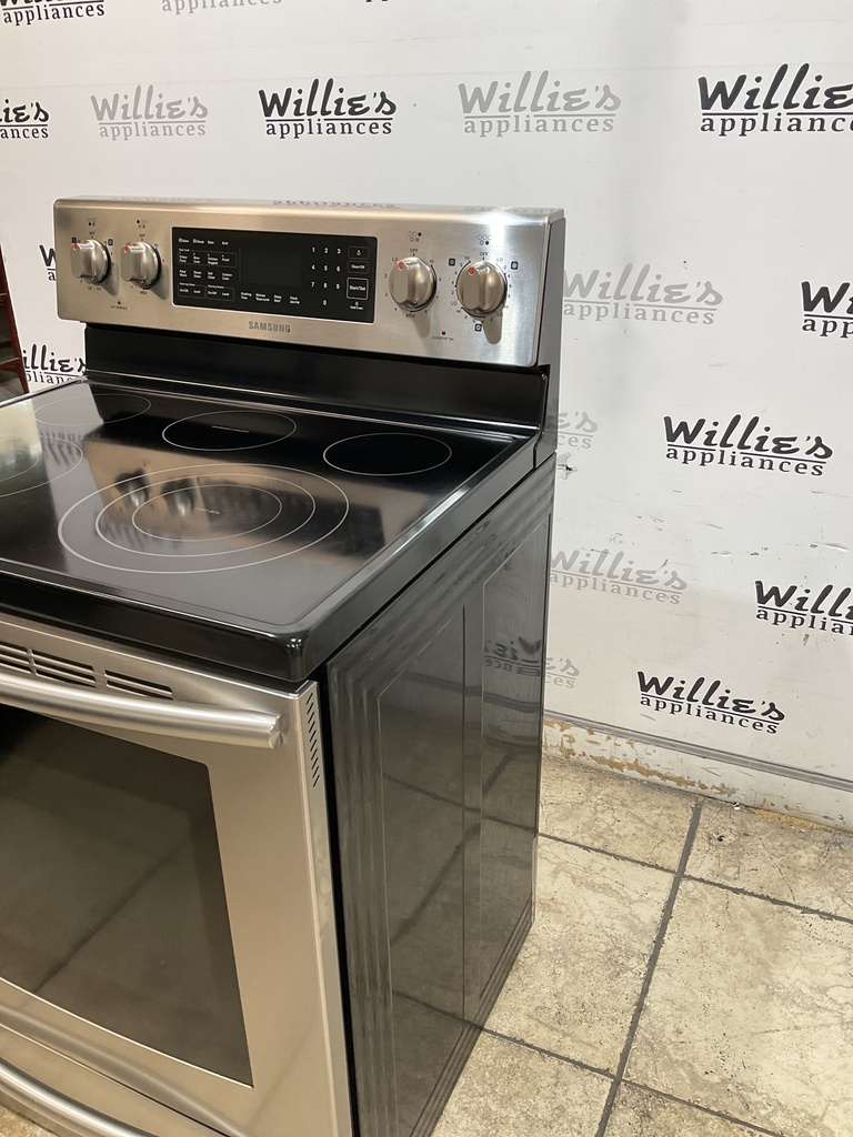 Samsung Used Electric Stove 220volts (40/50 AMP) 30inches {3 prong} (Stainless steel)
