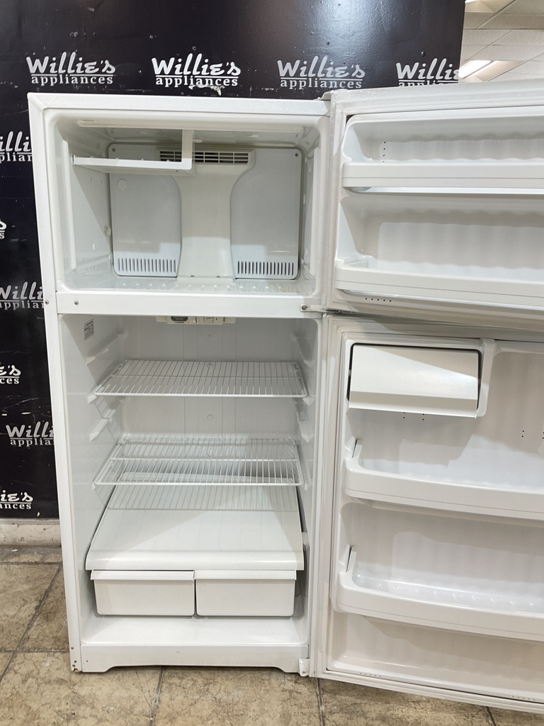 Ge Used Refrigerator Top and Bottom 28x61 1/2” (White)