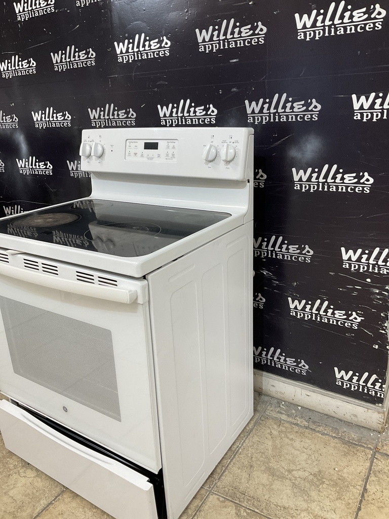 Ge Used Electric Stove 220volts (40/50 AMP) 30inches {no cord} (White) 