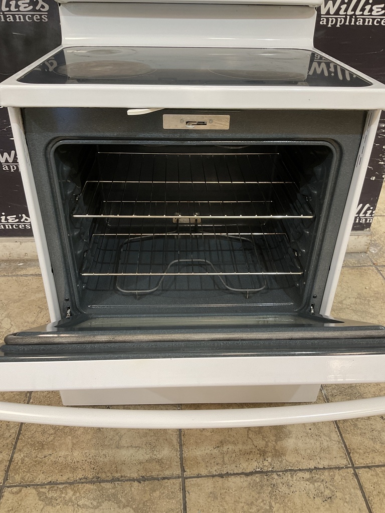 Ge Used Electric Stove 220volts (40/50 AMP) 30inches {no cord} (White) 