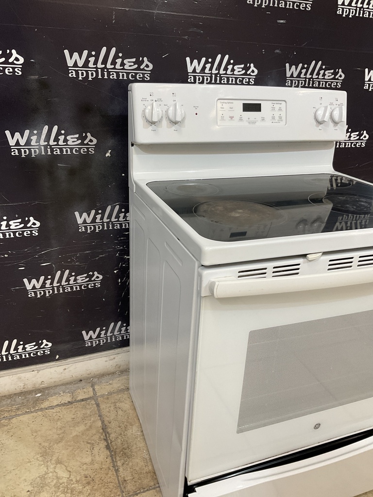 Ge Used Electric Stove 220volts (40/50 AMP) 30inches {no cord} (White) 