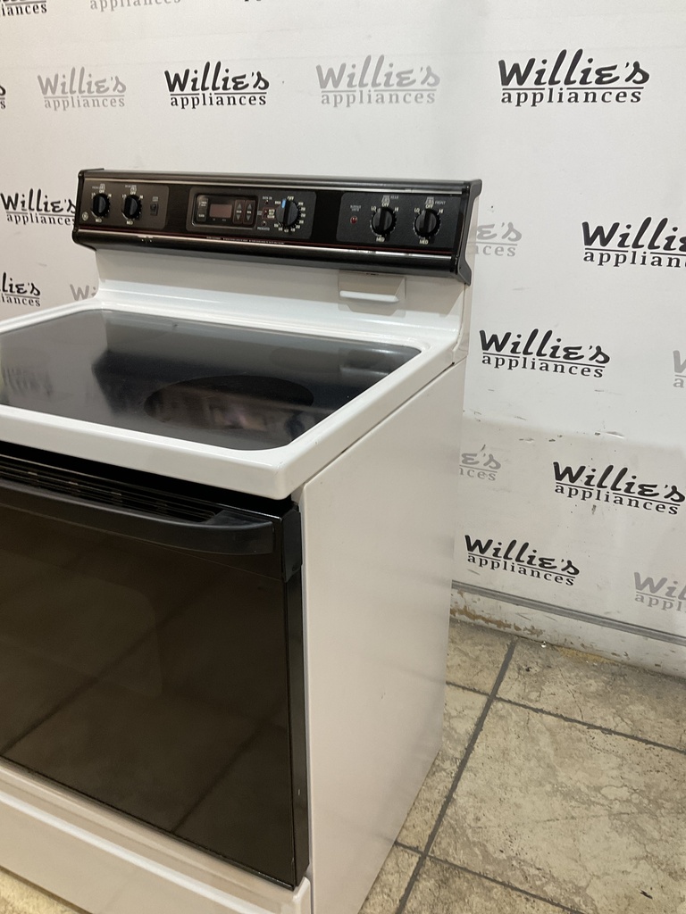 Ge Used Electric Stove 220volts (40/50 AMP) 30inches {no cord} (black/white)
