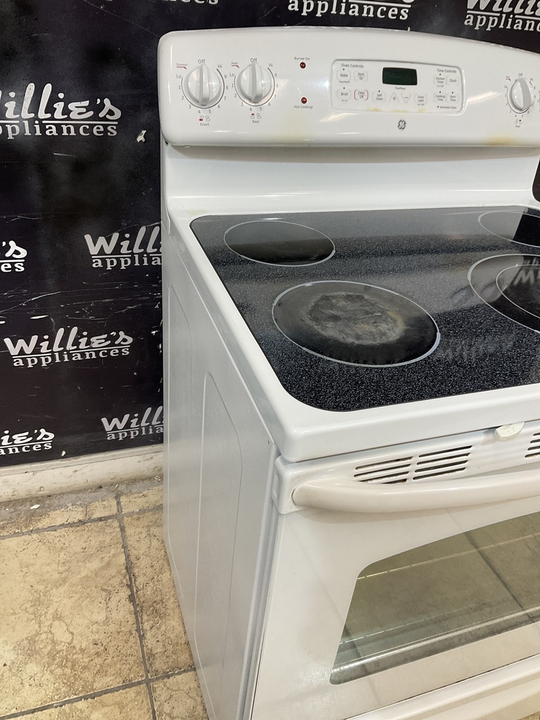 Ge Used Electric Stove 220volts (40/50 AMP) 30inches {no cord} (White) 