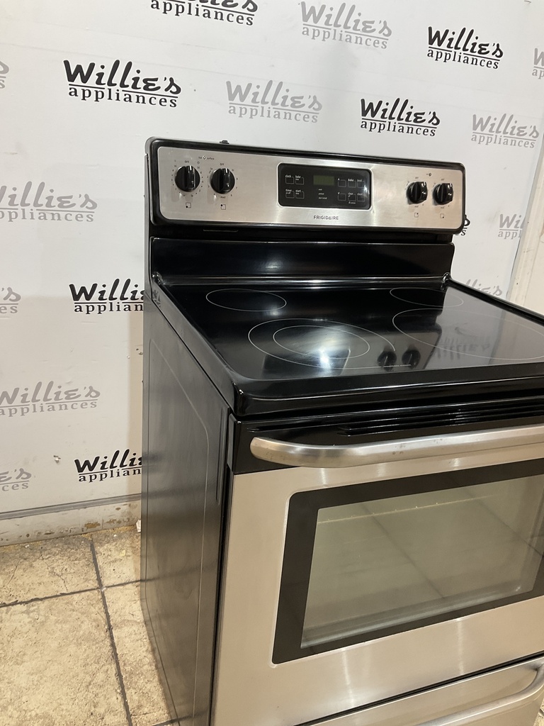 Frigidaire Used Electric Stove 220volts (40/50 AMP) 30inches {no cord} (stainless steel) 
