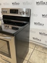 Frigidaire Used Electric Stove 220volts (40/50 AMP) 30inches {4 prong} (Stainless steel) 