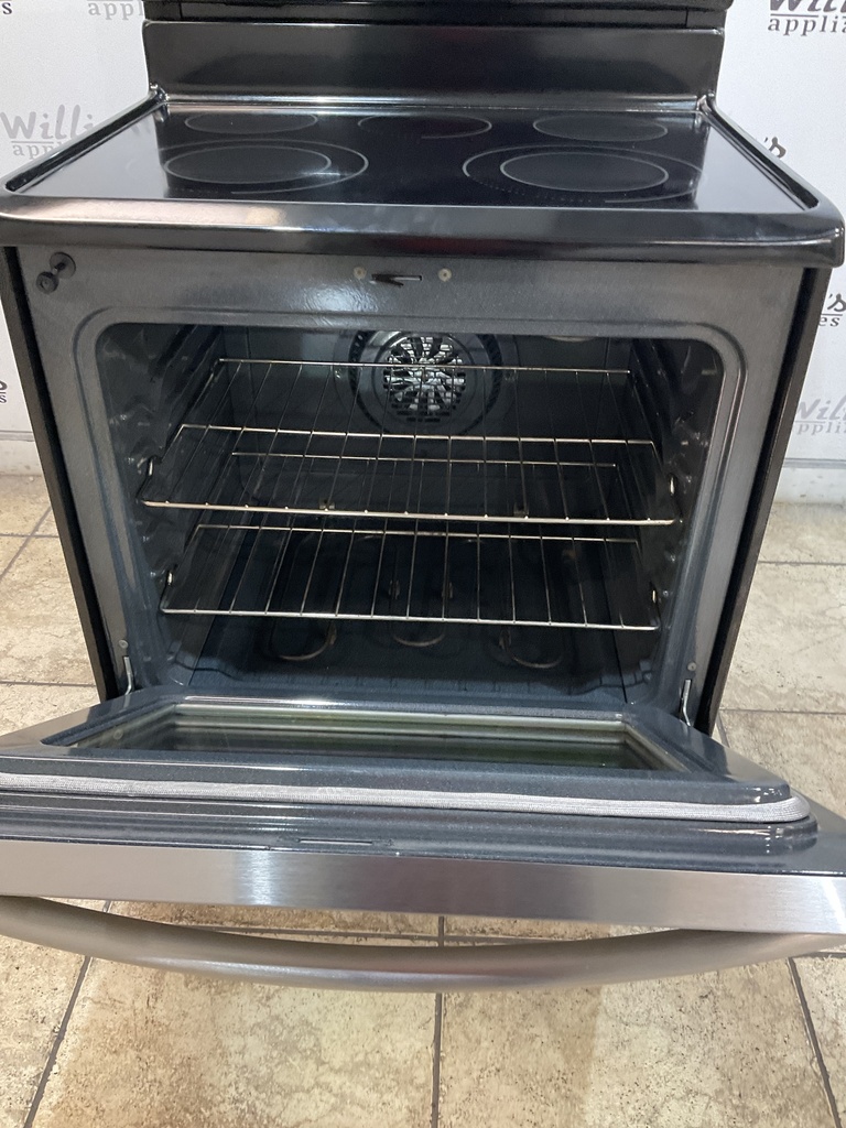 Frigidaire Used Electric Stove 220volts (40/50 AMP) 30inches {no cord} (Stainless steel) 