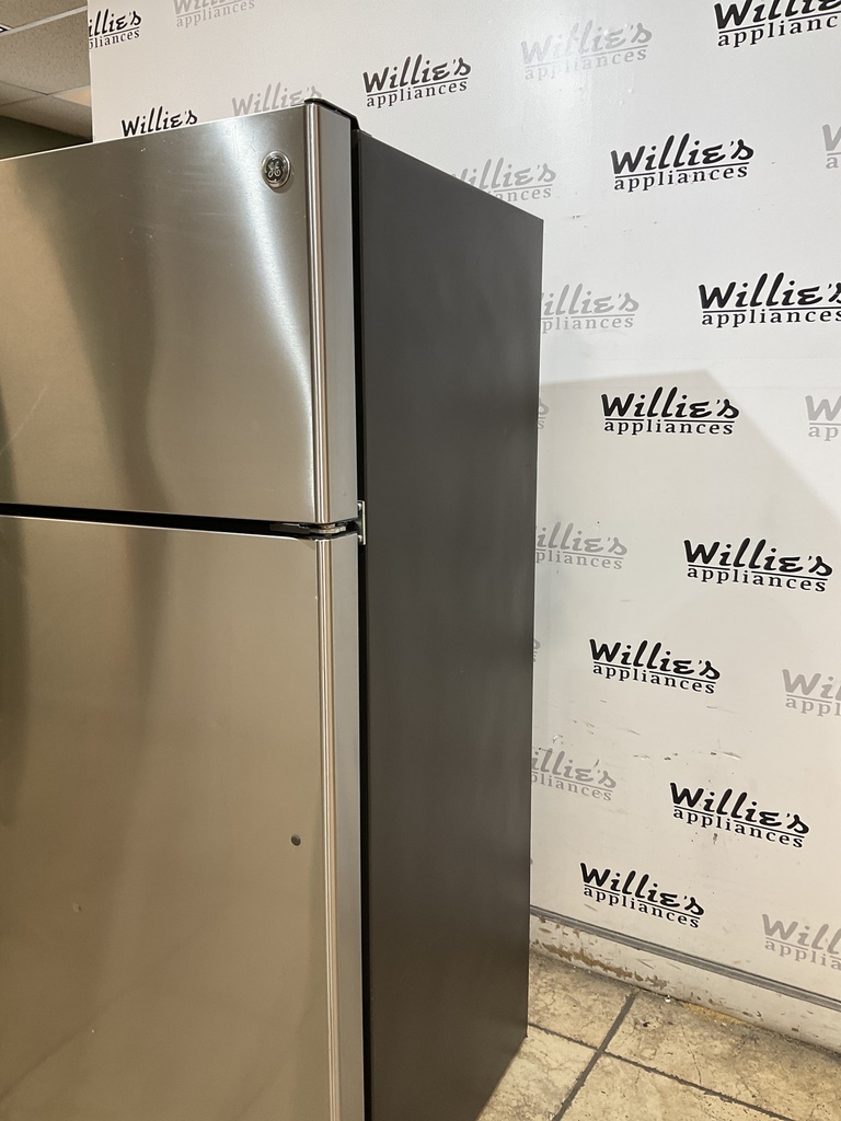 Ge Used Refrigerator Top and Bottom 28x64 (Stainless Steel) 