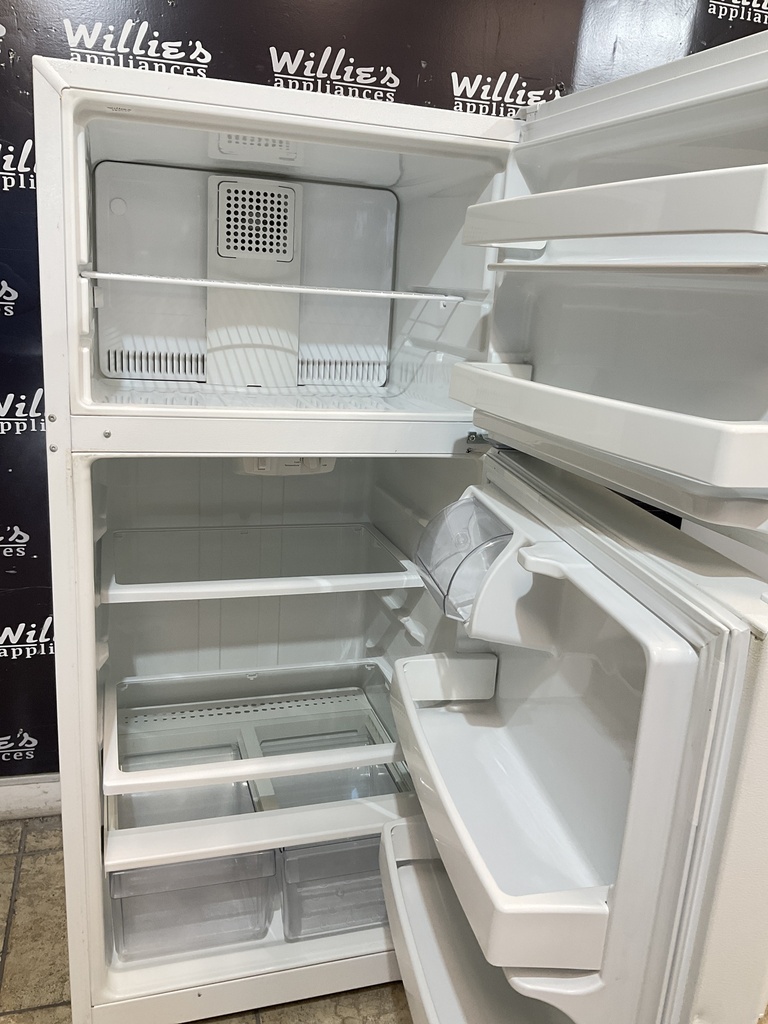 Ge Used Refrigerator Top and Bottom 28x61 1/2” (White) 