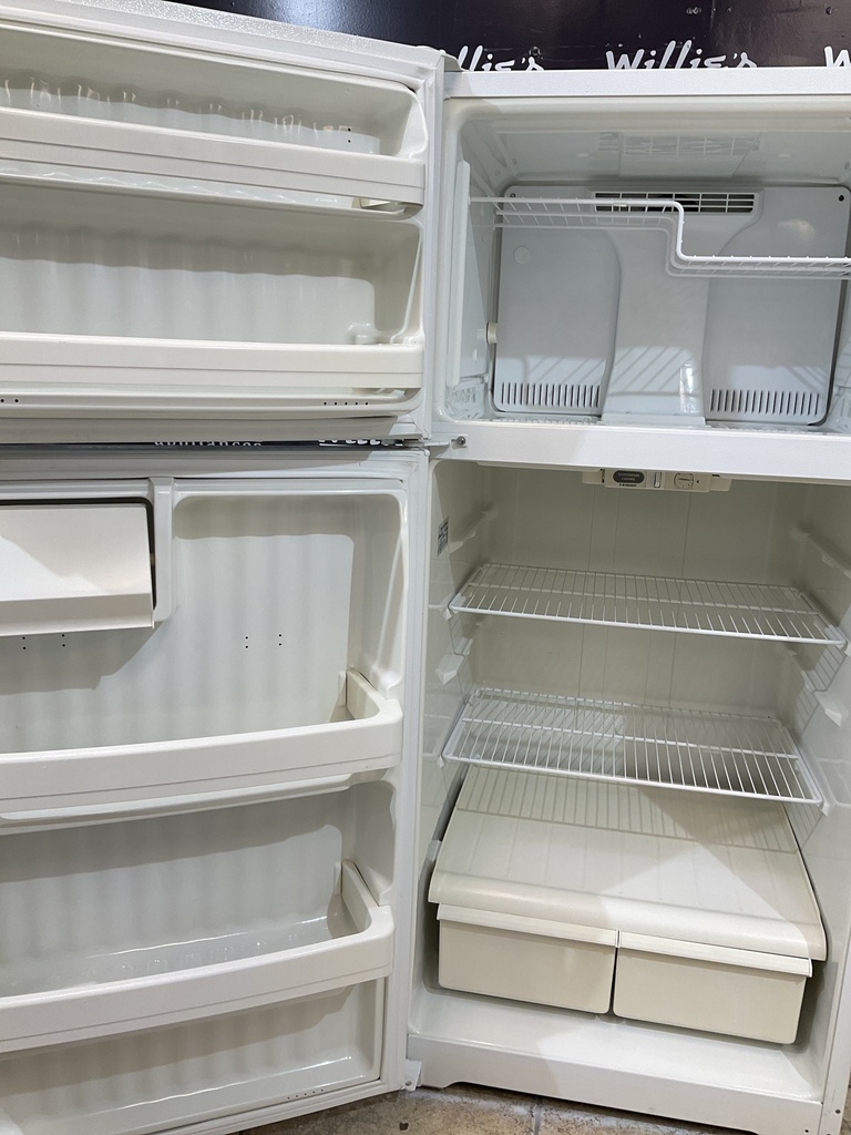 Ge Used Refrigerator Top and Bottom 28x61 1/2” (White) 