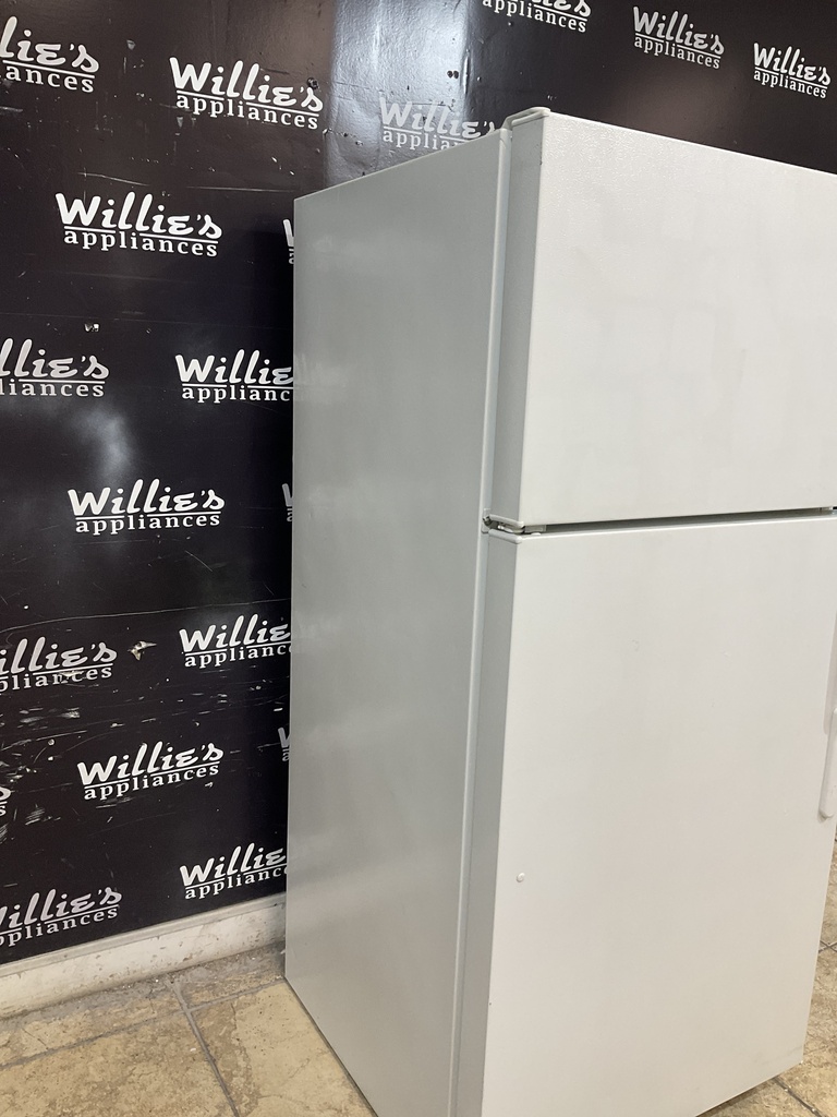 Ge Used Refrigerator Top and Bottom 28x61 1/2” (White) 