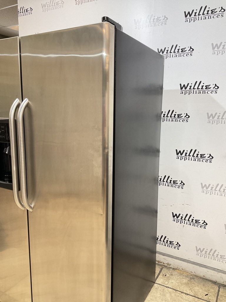 Ge Used Refrigerator Side by Side 34x67 1/2” (Stainless Steel)