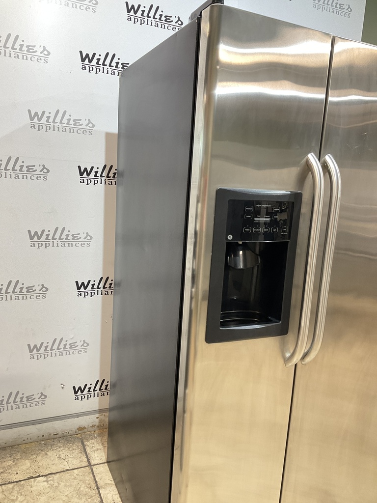 Ge Used Refrigerator Side by Side 34x67 1/2” (Stainless Steel)
