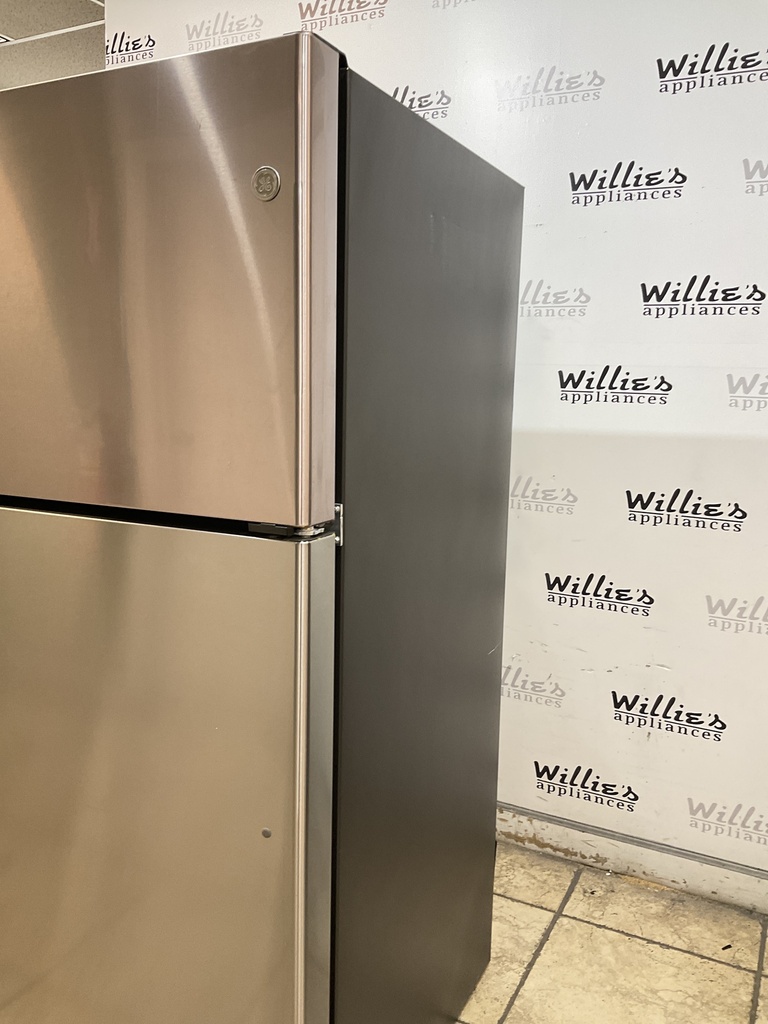 Ge Used Refrigerator Top and Bottom 33x66 (Stainless Steel) 