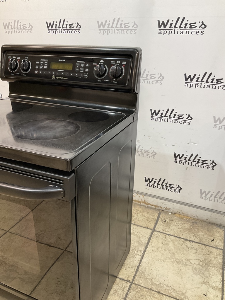 Ge Used Electric Stove 220volts (40/50 AMP) 30inches {no cord}(Black)
