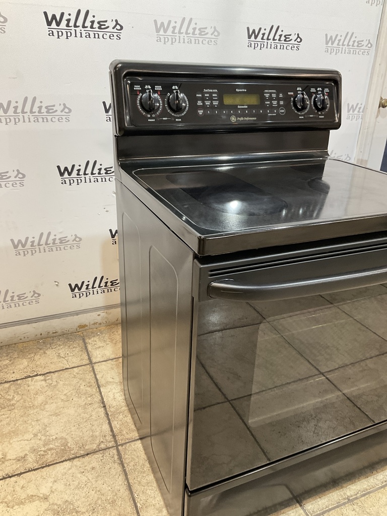 Ge Used Electric Stove 220volts (40/50 AMP) 30inches {no cord}(Black)