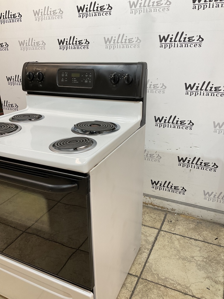 Frigidaire Used Electric Stove 220volts (40/50 AMP) 30inches {} (White) 