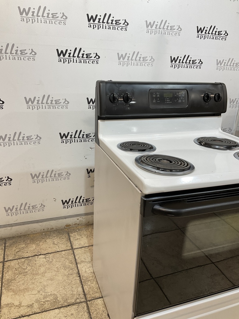 Frigidaire Used Electric Stove 220volts (40/50 AMP) 30inches {} (White) 