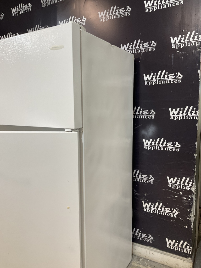 Frigidaire Used Refrigerator Top and Bottom 30x66 (white) 