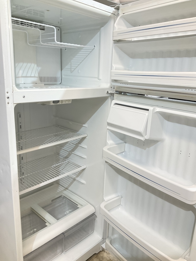 Ge Used Refrigerator Top and Bottom 28x67 1/2” (White) 