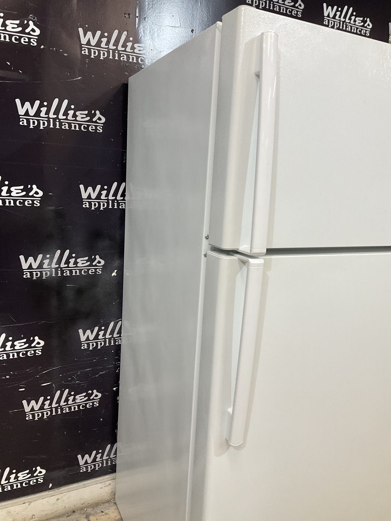 Ge Used Refrigerator Top and Bottom 28x64 1/2” (White) 