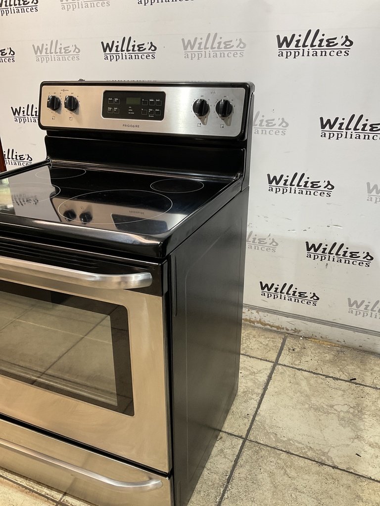 Frigidaire Used Electric Stove 220volts (40/50 AMP) 30inches {no cord} (Stainless steel) 