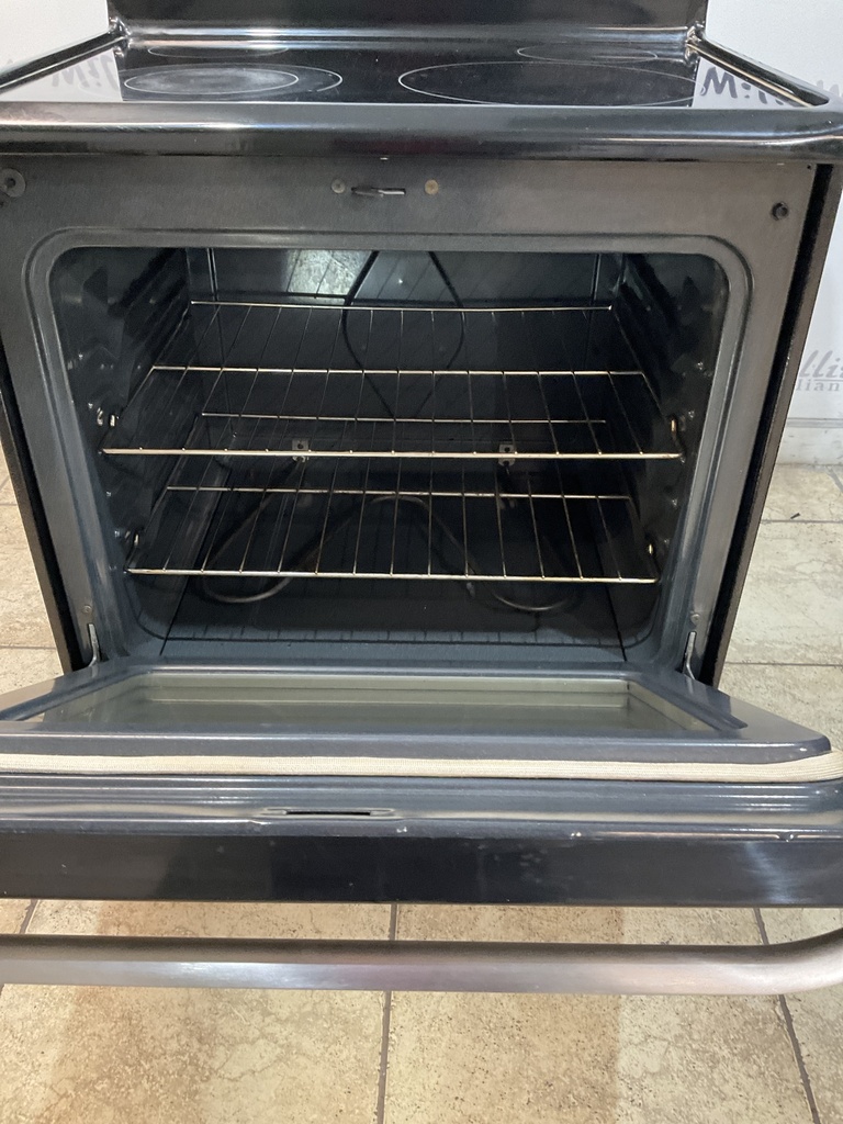Frigidaire Used Electric Stove 220volts (40/50 AMP) 30inches {no cord} (Stainless steel) 