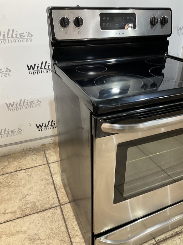 Frigidaire Used Electric Stove 220volts (40/50 AMP) 30inches {no cord} (Stainless steel) 