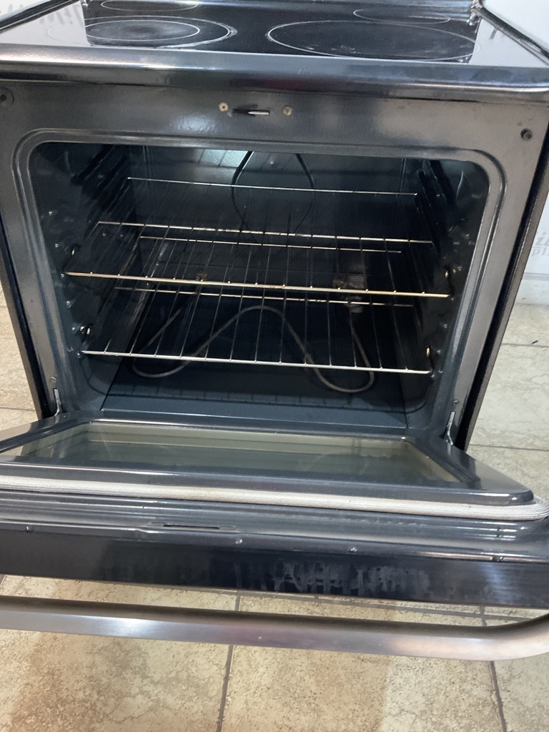 Frigidaire Used Electric Stove 220volts (40/50 AMP) 30inches {no cord} (Stainless steel) 